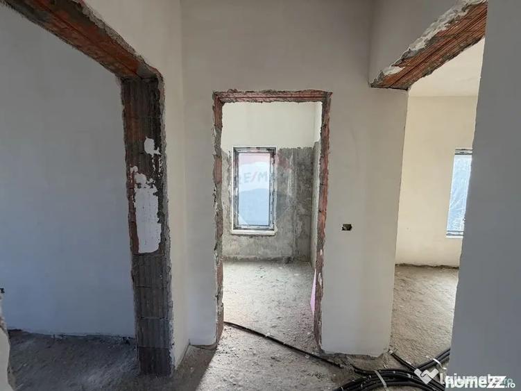Casă cu 4 camere cu Teren 470 Mp în Câmpineanca
