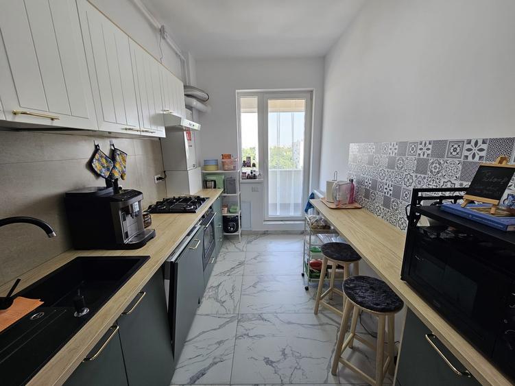 Apartament cu 2 camere decomandat în Berceni