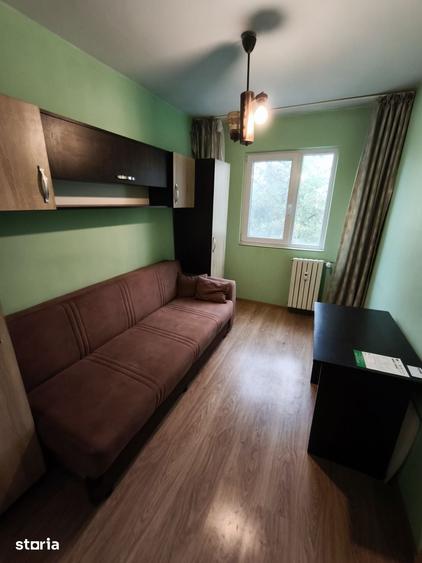 Apartament cu 3 camere semidecomandat în Tomis Nord