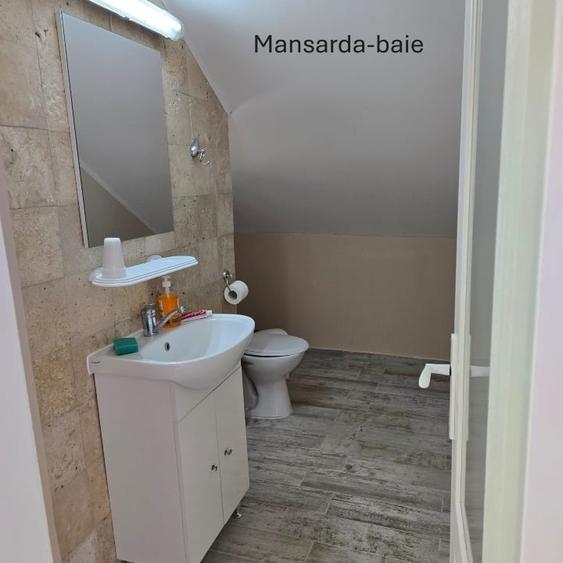 Casă individuală cu 5 camere cu Teren 935 Mp în Central