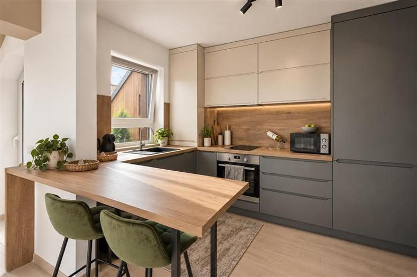 Apartament cu 2 camere nedecomandat în Tractorul