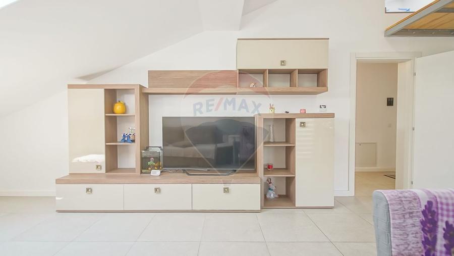 Apartament cu 3 camere decomandat, mobilat în Tractorul