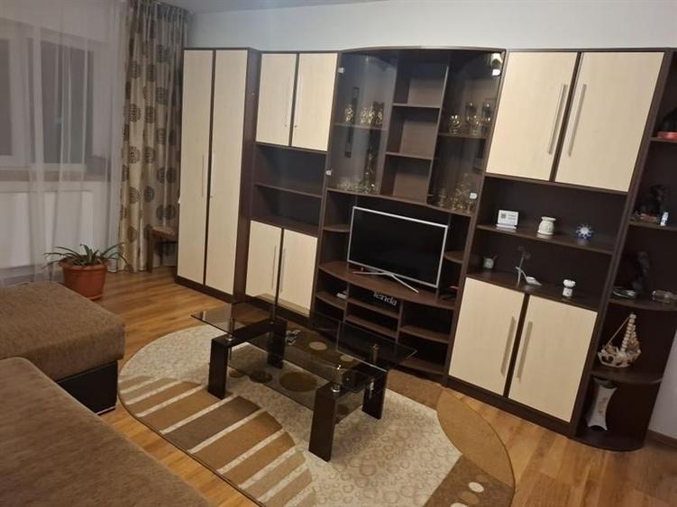 Apartament cu 2 camere decomandat, mobilat în Central