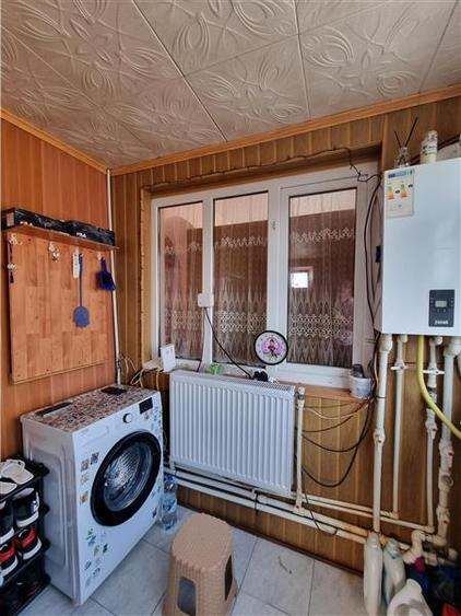 Casă individuală cu 6 camere cu Canalizare în Brânceni