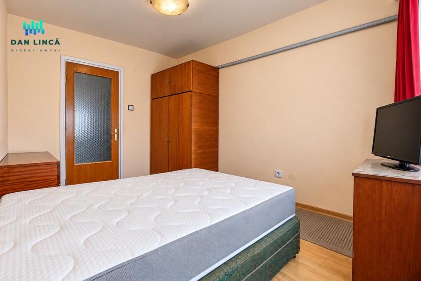 Apartament cu 4 camere decomandat în Central