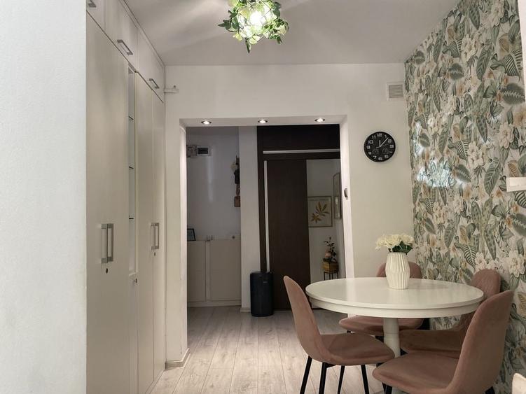 Apartament cu 2 camere decomandat în Trivale