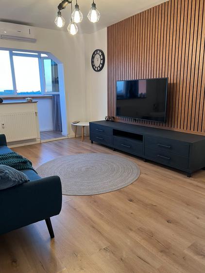Apartament cu 2 camere semidecomandat în Tineretului