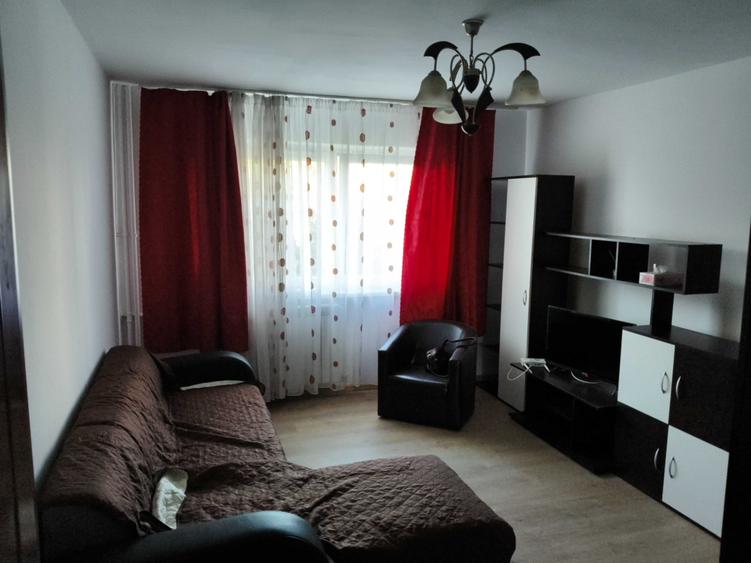 Apartament cu 2 camere semidecomandat în Berceni