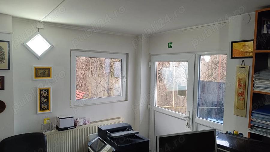 Casă cu 10 camere cu Teren 379 Mp în Central