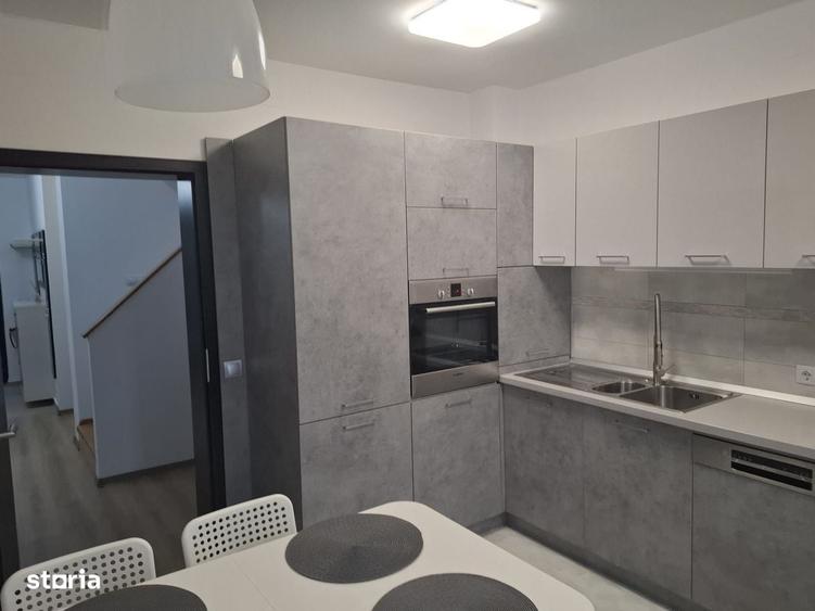 Casă cu 4 camere cu Teren 661 Mp în Șura Mică