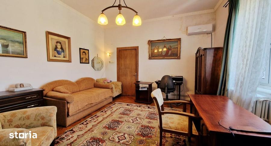 Apartament cu 5 camere în Victoriei
