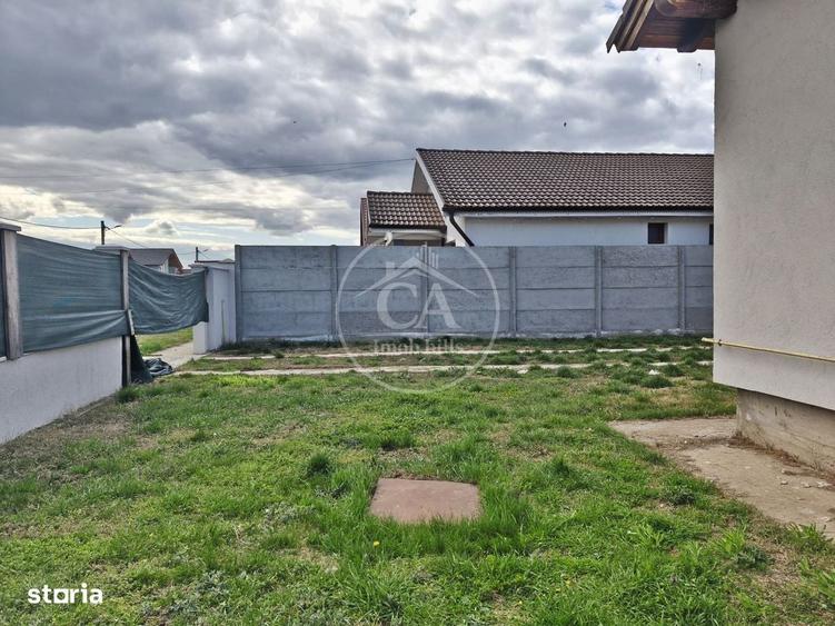 Casă cu 4 camere decomandat în Sântandrei