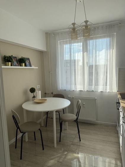 Apartament cu 3 camere decomandat, mobilat în Ștefan cel Mare