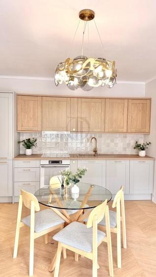 Apartament cu 3 camere semidecomandat în Florești