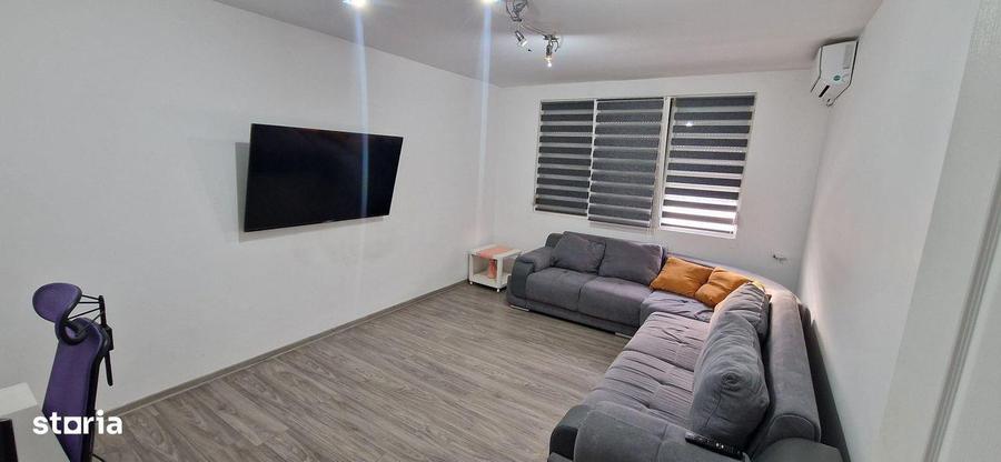Apartament cu 3 camere decomandat în Valea Oltului