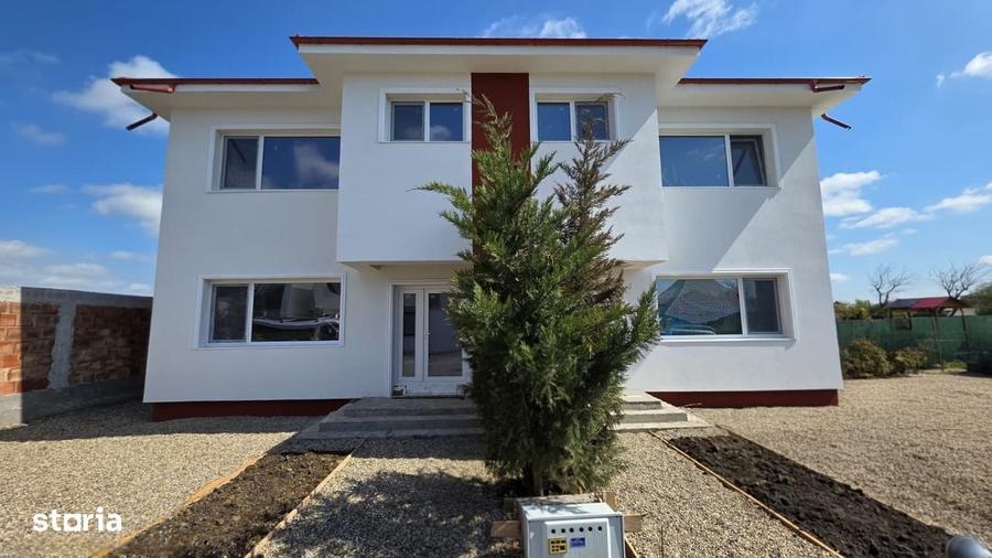 Casă cu 4 camere în Central