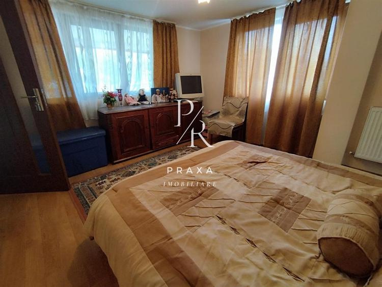 Casă individuală cu 6 camere cu Teren 1300 Mp în Tăuți