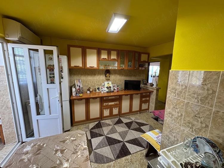Apartament cu 2 camere decomandat în Brădești