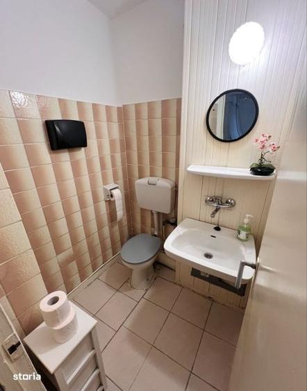 Apartament cu 3 camere decomandat în Est