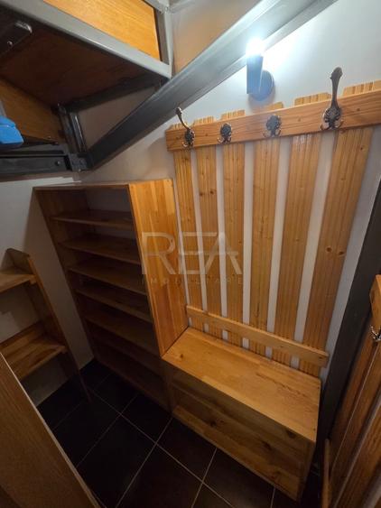 Apartament cu 3 camere decomandat, mobilat în Tei