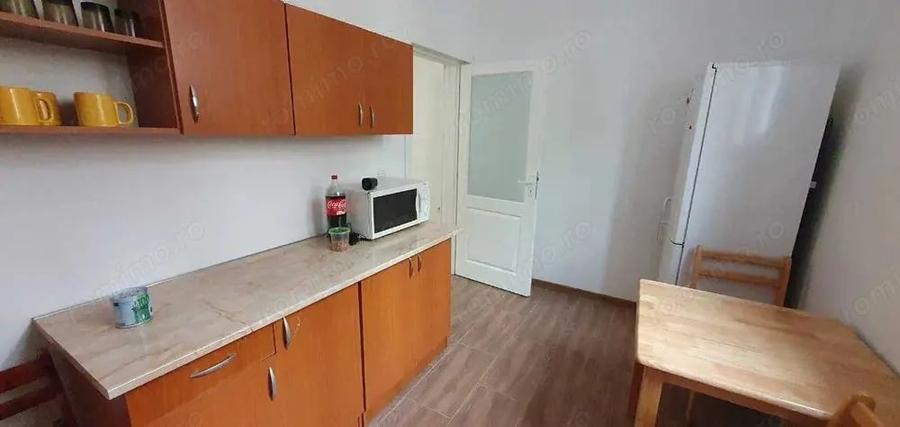 Casă cu 2 camere cu Teren 100 Mp în Central