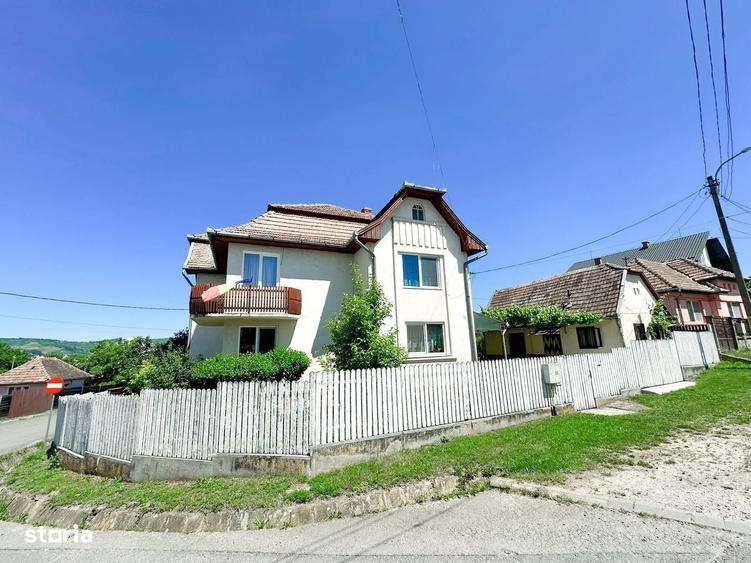 Casă cu 4 camere cu Teren 998 Mp în Central