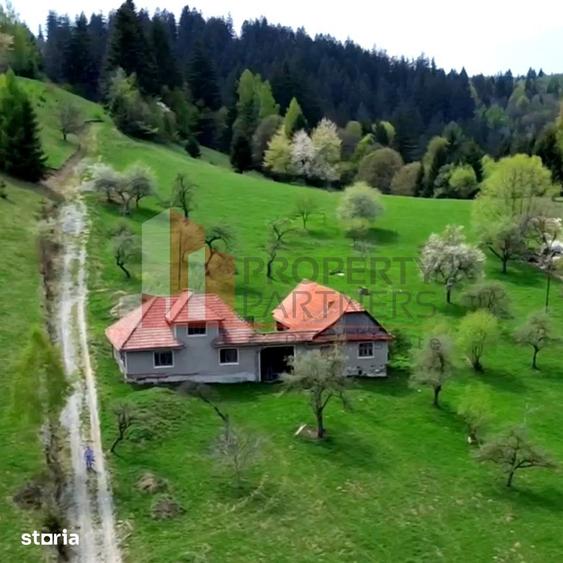 Casă cu 5 camere cu Canalizare în Bran