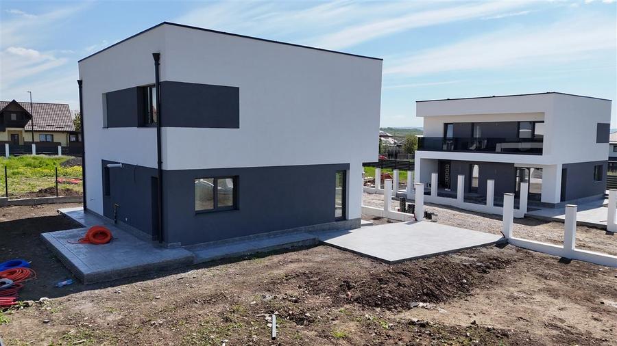 Casă individuală cu 4 camere cu Canalizare în Miroslava
