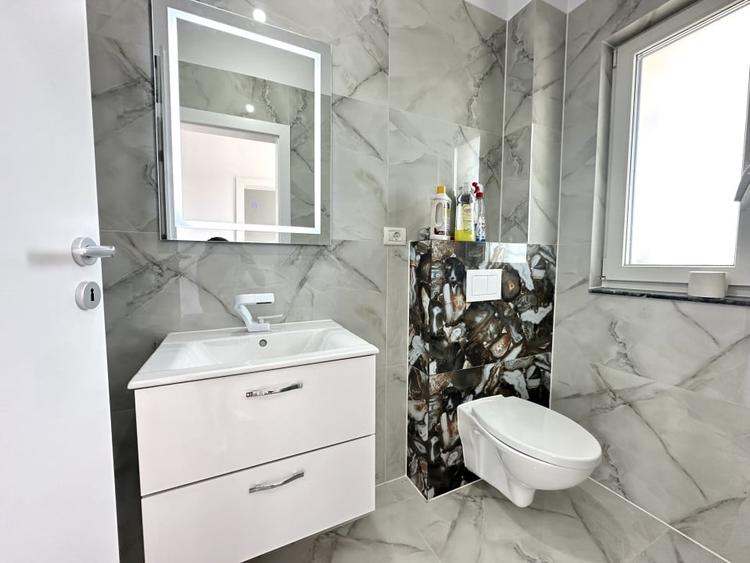 Duplex cu 5 camere cu Canalizare în Giarmata
