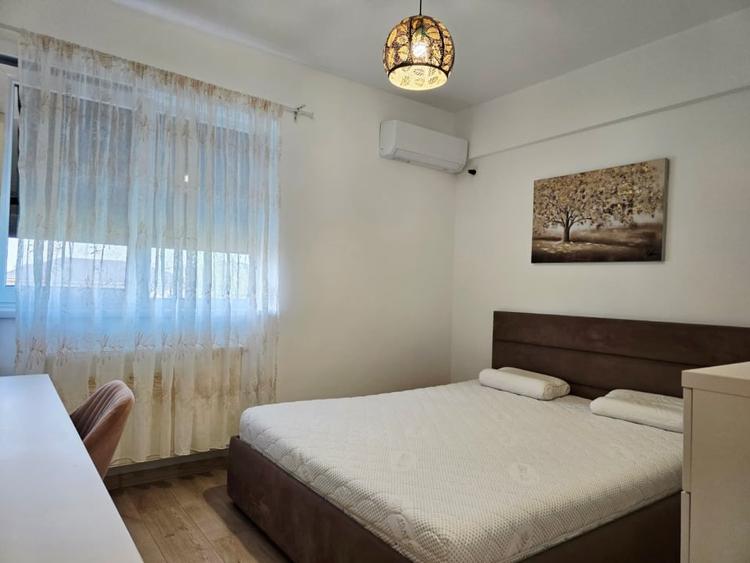 Apartament cu 3 camere semidecomandat, mobilat în Otopeni