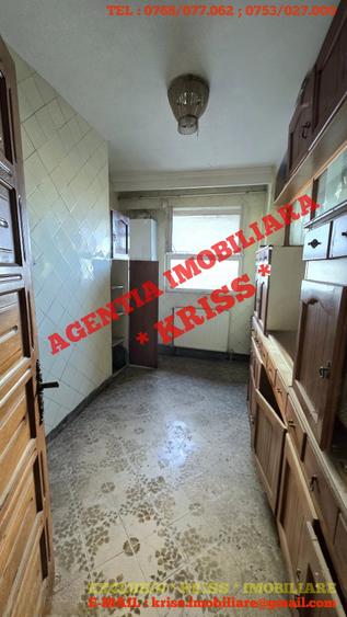 Apartament cu 4 camere decomandat în Ultracentral