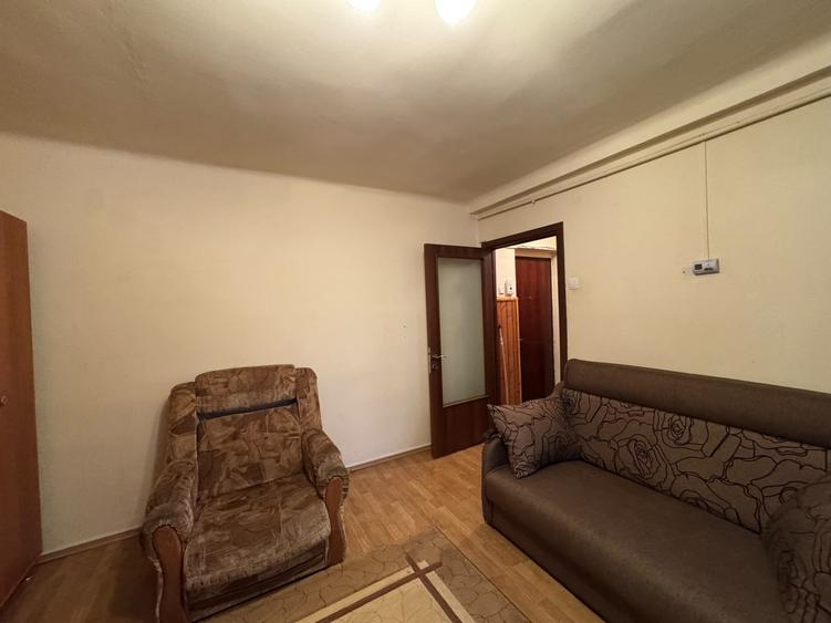 Garsonieră decomandată, mobilată în Terezian