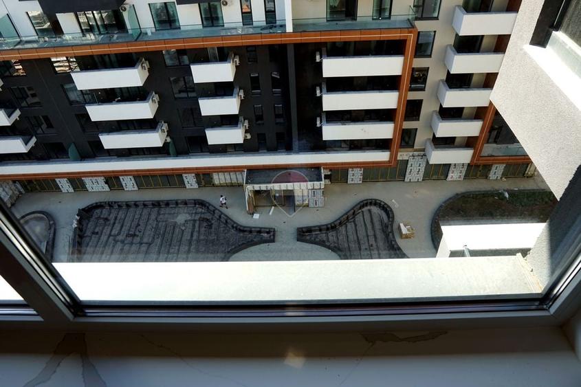 Apartament cu 3 camere decomandat în Theodor Pallady