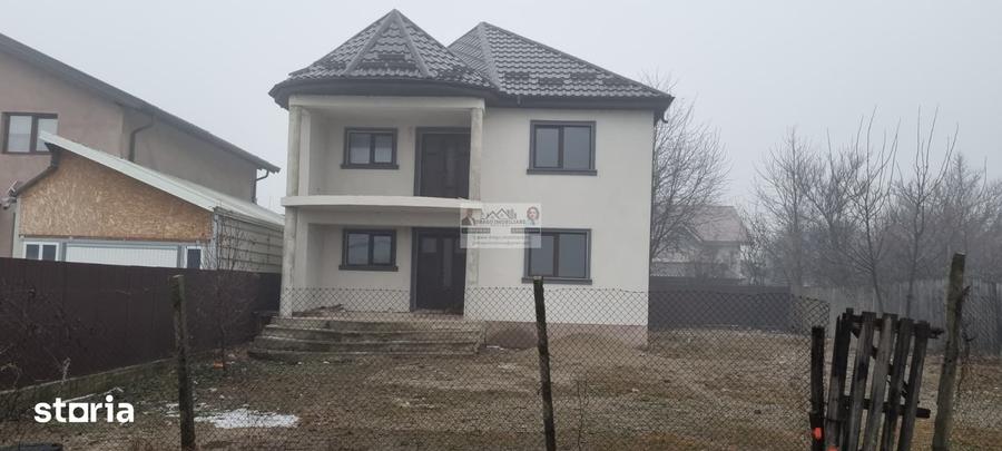 Casă cu 5 camere cu Teren 504 Mp în Tătărăști