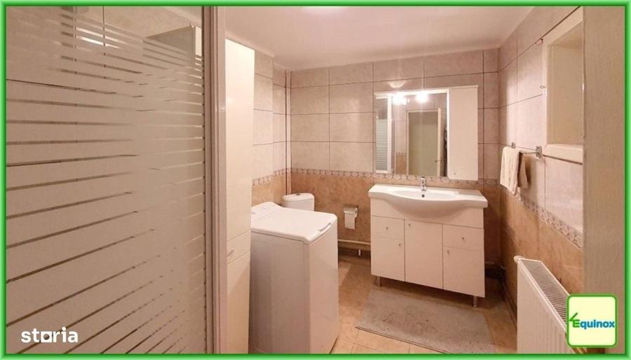 Casă cu 4 camere semidecomandat în Central