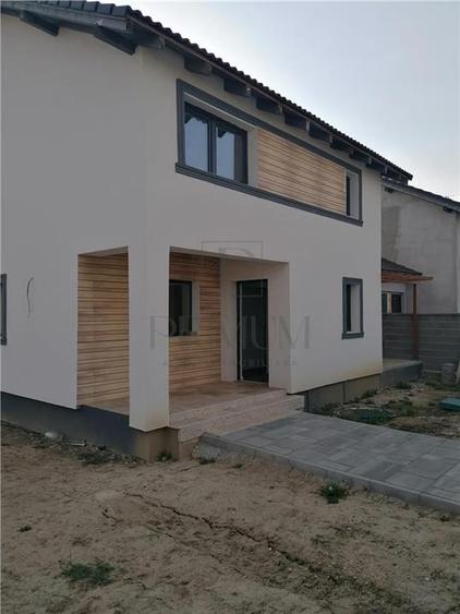 Duplex cu 5 camere cu Teren 420 Mp în Șag