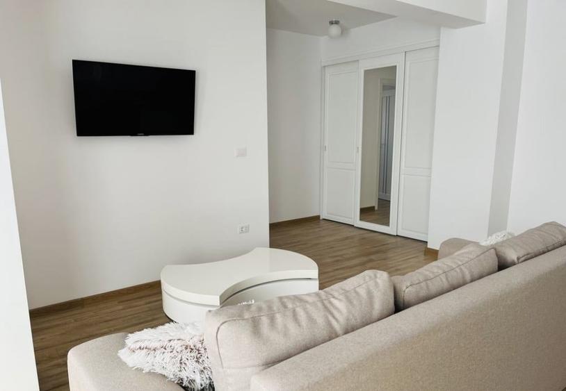 Apartament cu 3 camere, situat in Baneasa - 1