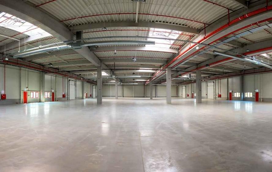 Spațiu industrial, de 3,157 mp, în Central