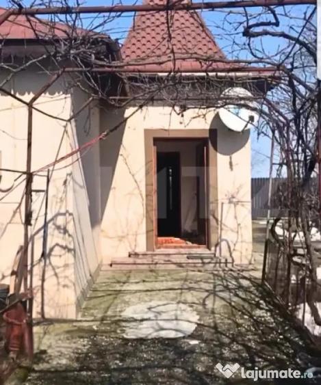 Casă cu 4 camere cu Teren 1200 Mp în Central