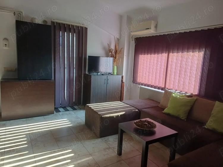 Apartament cu 3 camere decomandat în Mamaia