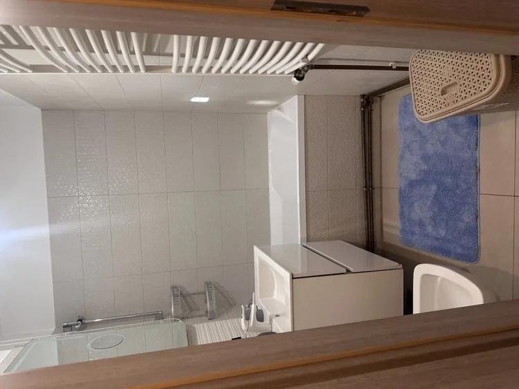 Apartament cu 4 camere decomandat în Titan