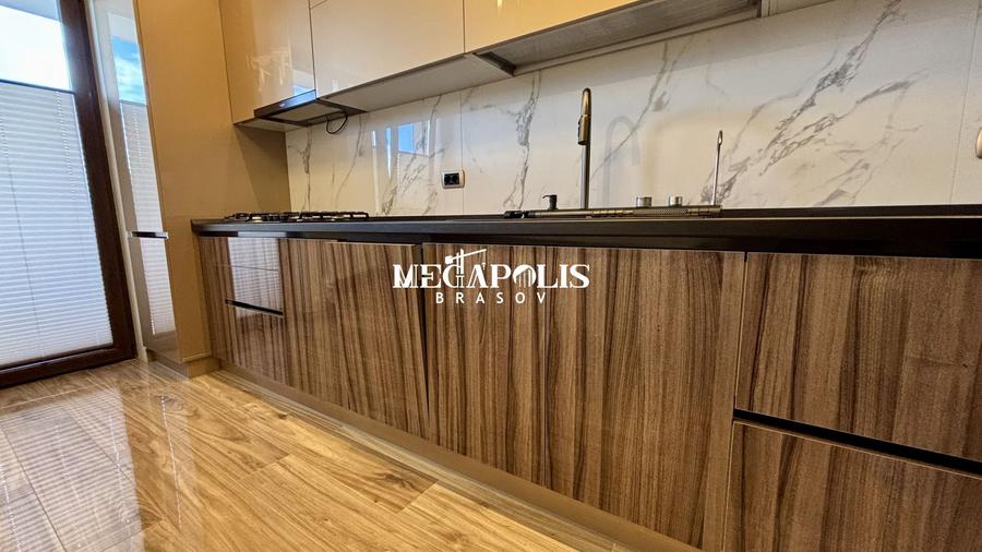Apartament cu 2 camere decomandat în Tractorul