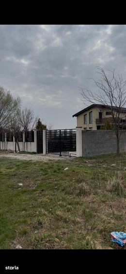 Teren de 5000 mp, în Podari