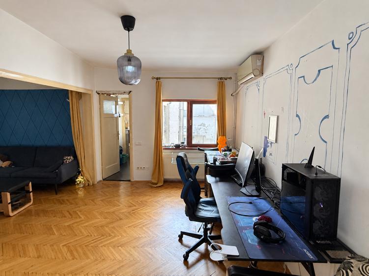 Apartament cu 3 camere semidecomandat în Dorobanți