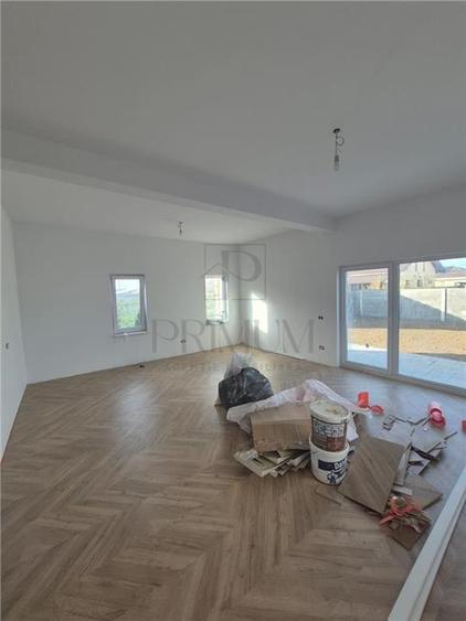 Duplex cu 4 camere cu Teren 370 Mp în Moșnița Nouă