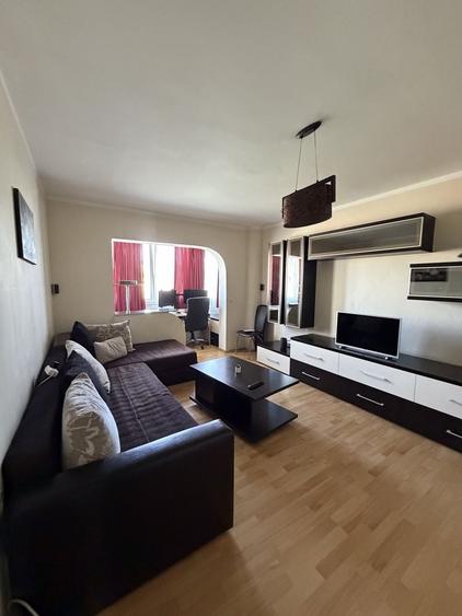Apartament cu 3 camere decomandat în Bartolomeu