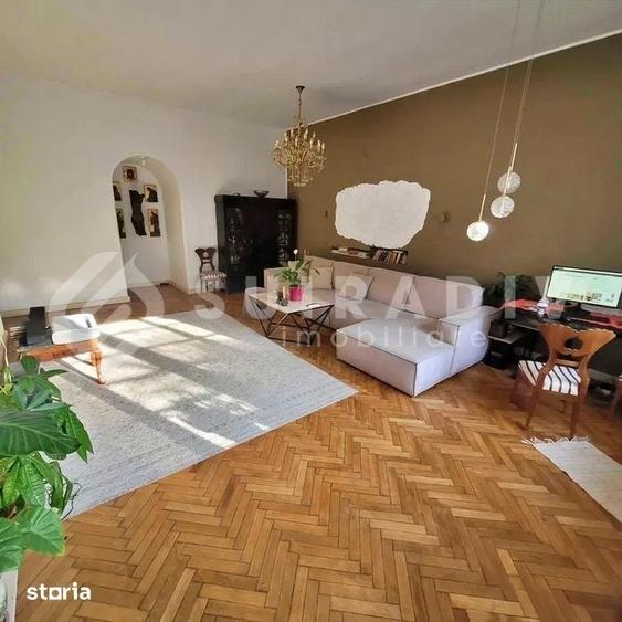 Casă cu 5 camere cu Teren 300 Mp în Central