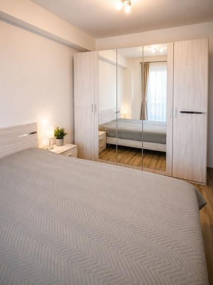 Apartament cu 3 camere decomandat în Girocului