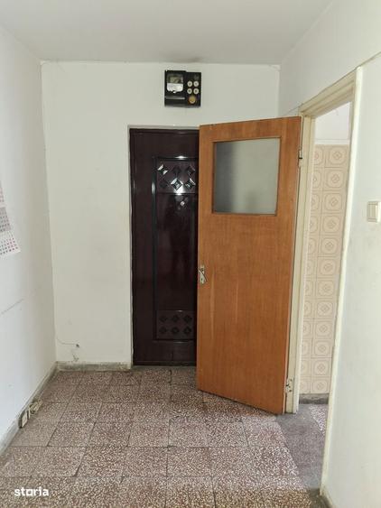 Apartament cu 2 camere semidecomandat în Crângași