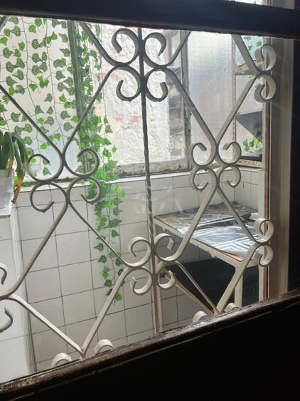 Apartament cu 4 camere semidecomandat în Calea Călărașilor